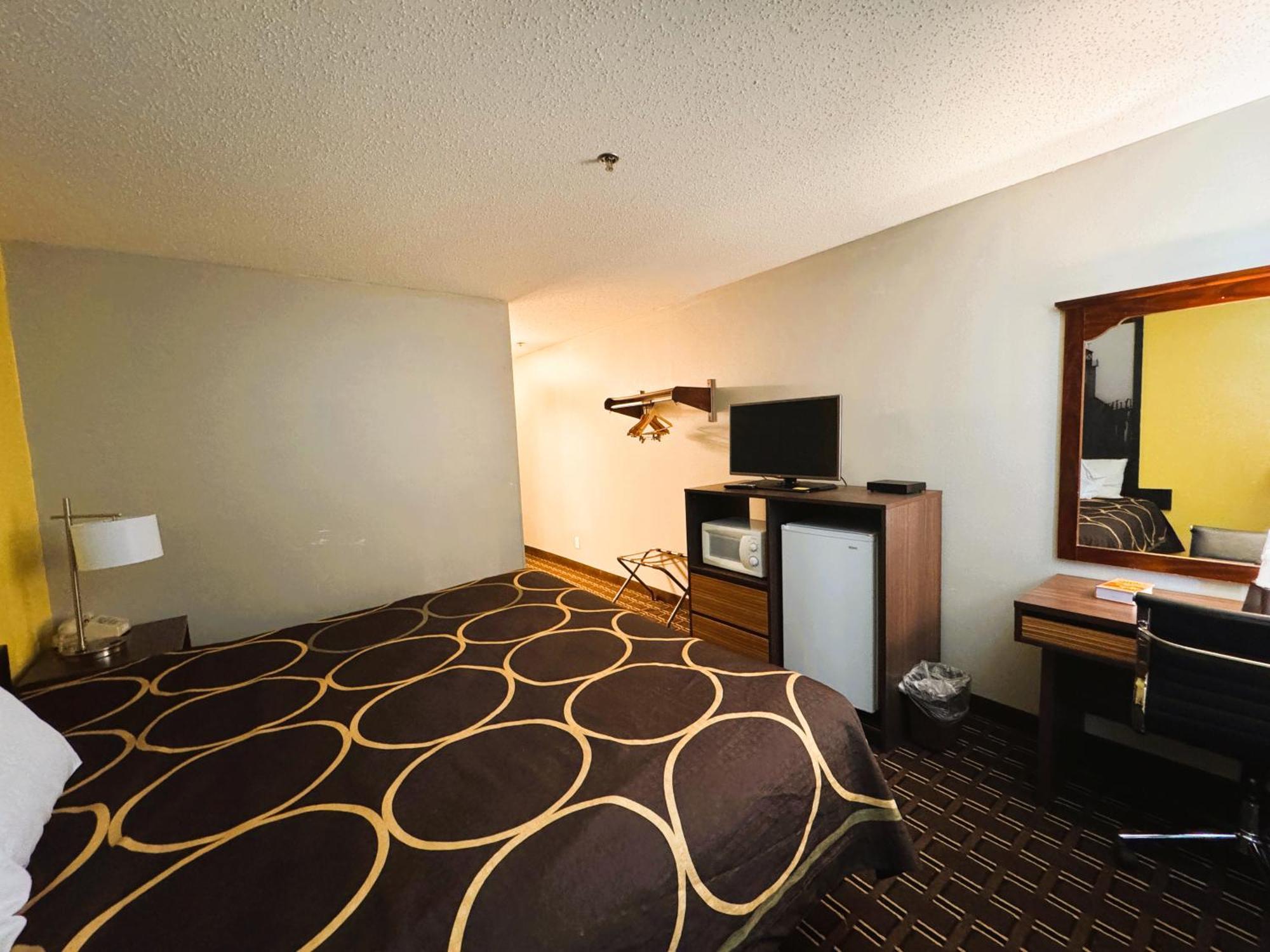 Hotel Super 8 By Wyndham Reedsburg Esterno foto