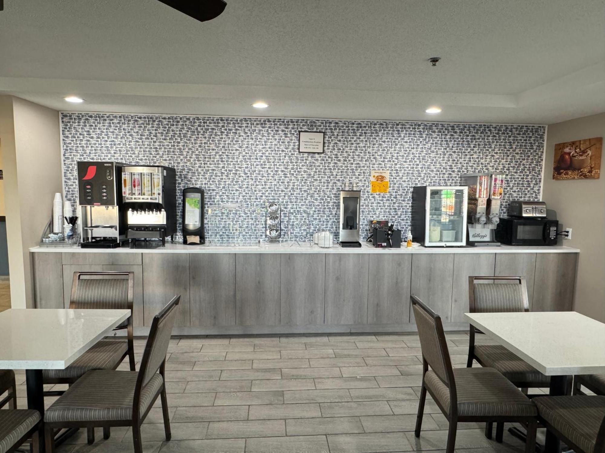 Hotel Super 8 By Wyndham Reedsburg Esterno foto