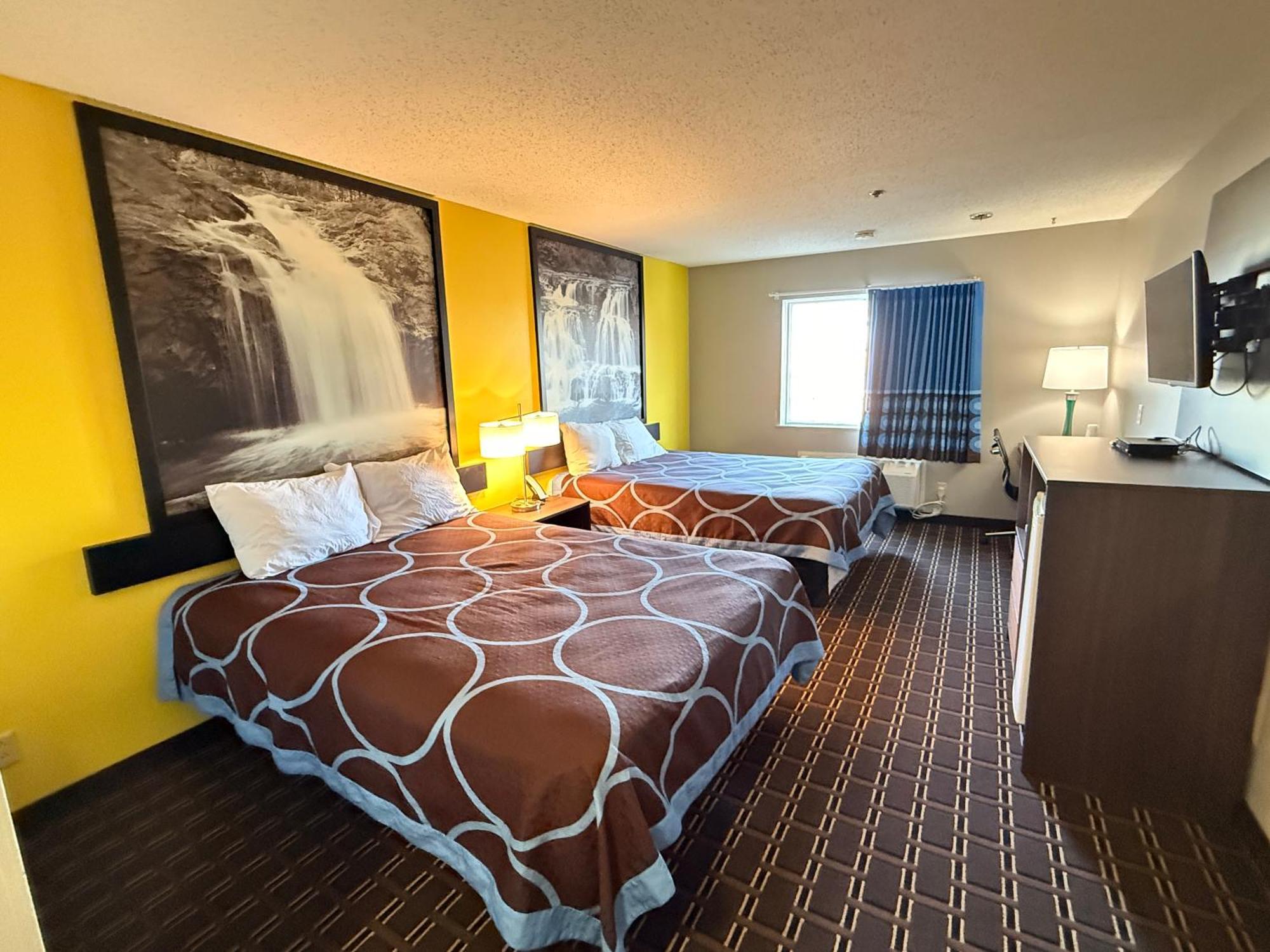 Hotel Super 8 By Wyndham Reedsburg Esterno foto