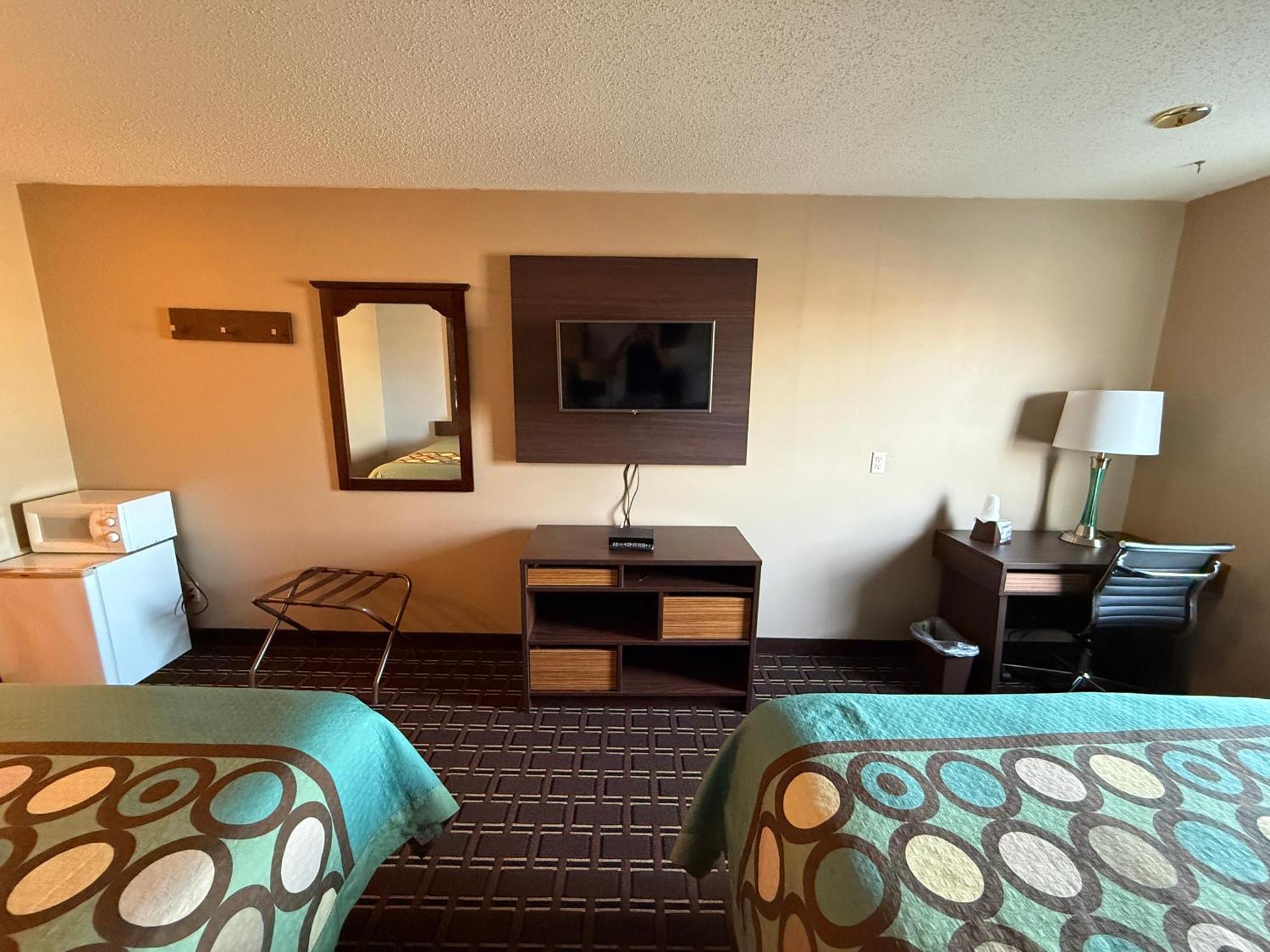 Hotel Super 8 By Wyndham Reedsburg Esterno foto