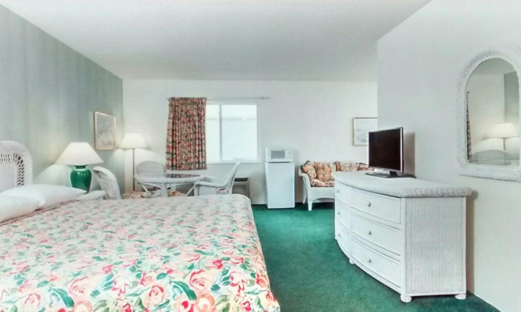 Hotel Super 8 By Wyndham Reedsburg Esterno foto