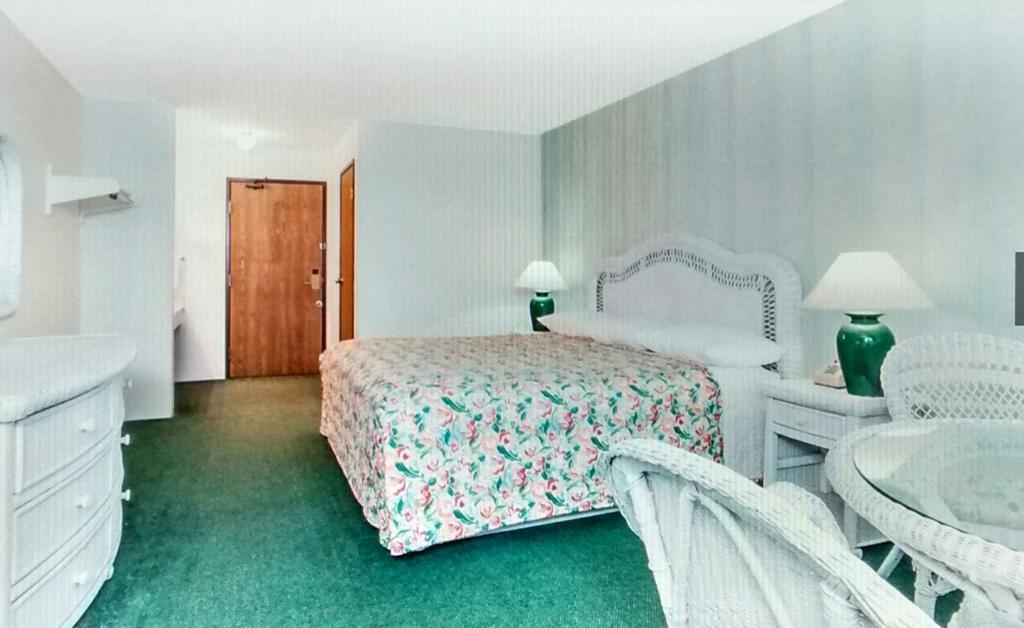 Hotel Super 8 By Wyndham Reedsburg Esterno foto